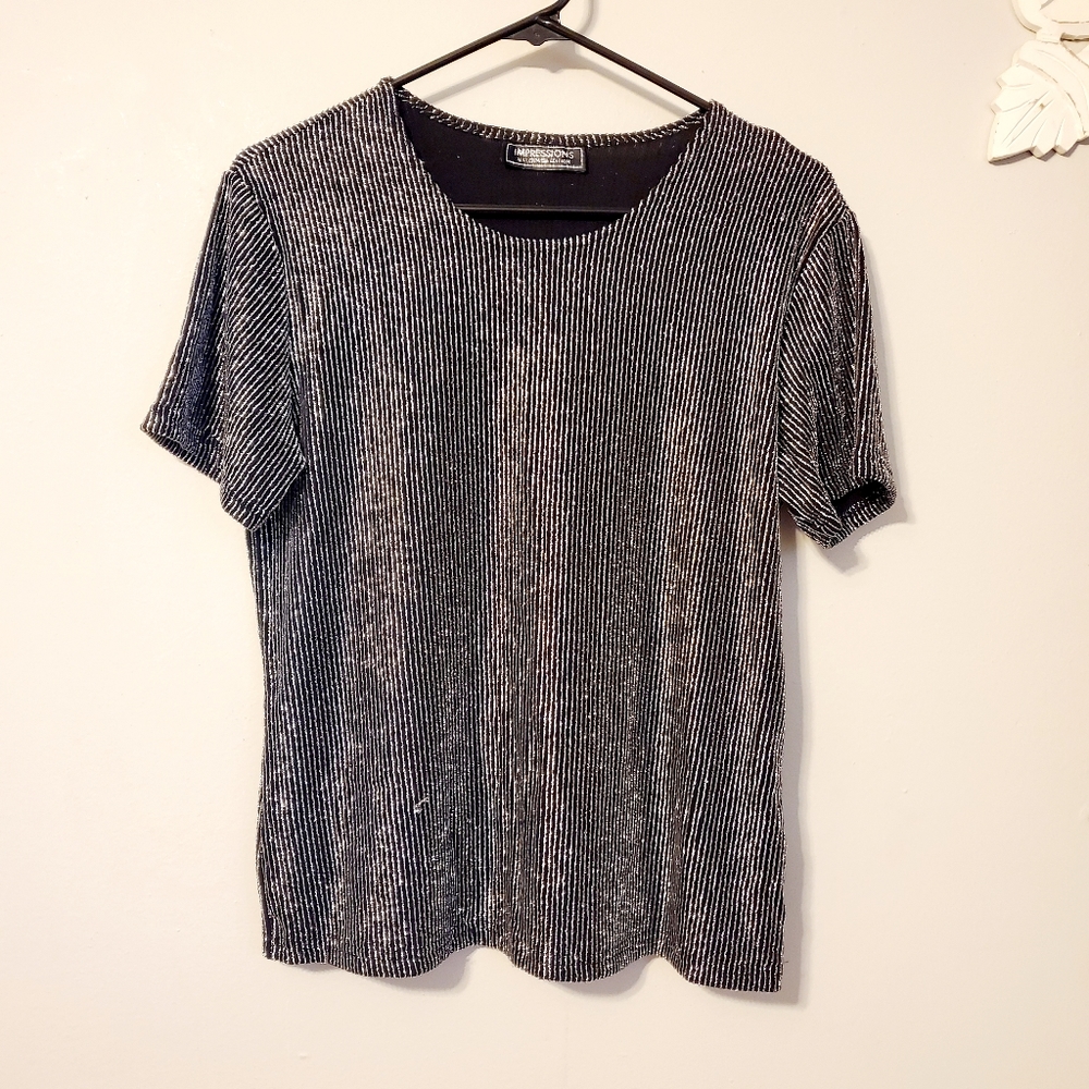 New Years top - Picture 1 of 3